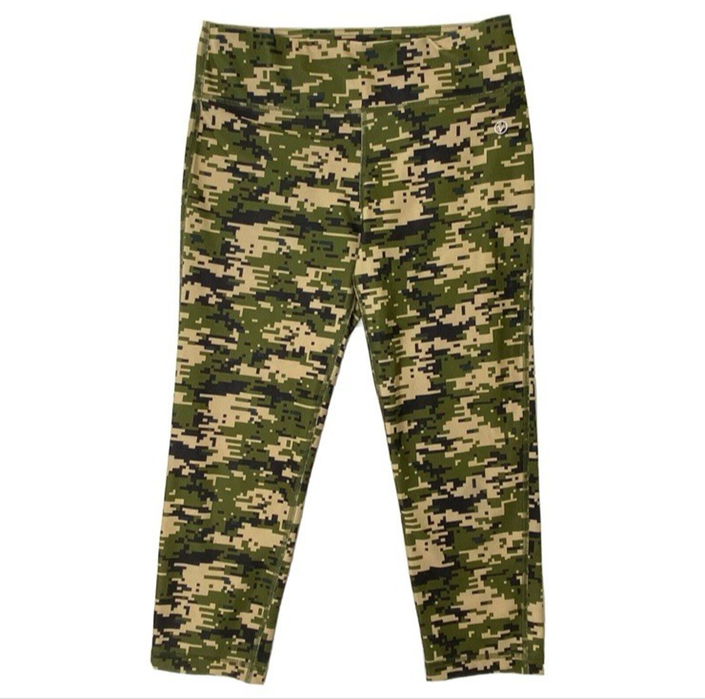 VOGO Athletica Pull On Leggings Womens Sz Medium Cropped Length Digital Camo NWT
